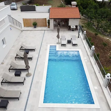 Dragi - Four Bedroom With Swimming Pool, Terrace And Sea View Pridvorje