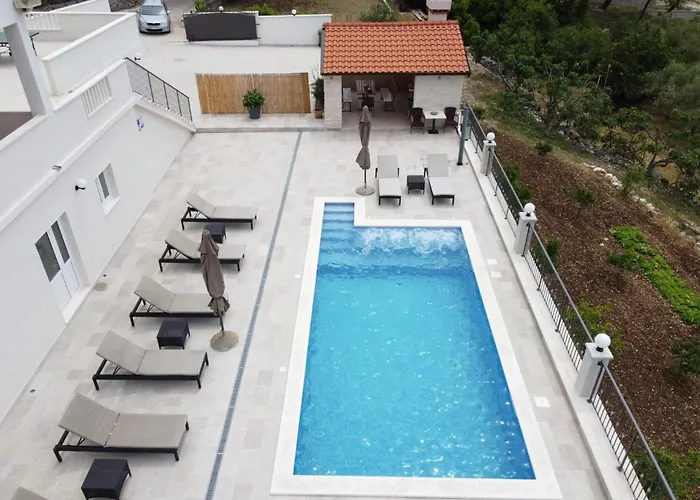 Dragi - Four Bedroom With Swimming Pool, Terrace And Sea View Pridvorje